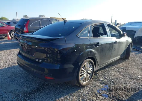 2016 Ford Focus Titanium из США, поврежденный, VIN 1FADP3J26GL280987